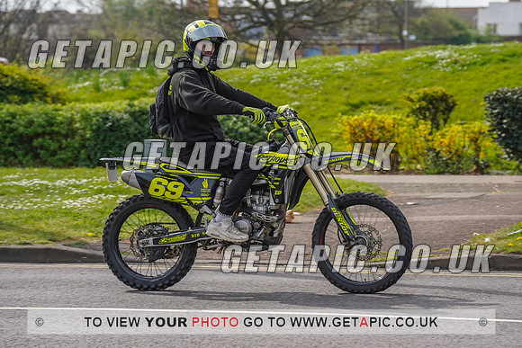 RS2204_3951
