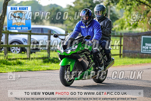 PR2506-07095_LOGO_ON_PHOTO