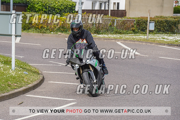 RS2204_6888