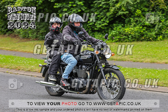 PR2407-2687_LOGO_ON_PHOTO