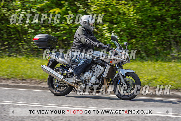 RS2204_12583