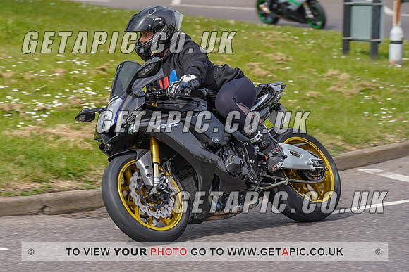 RS2204_6887