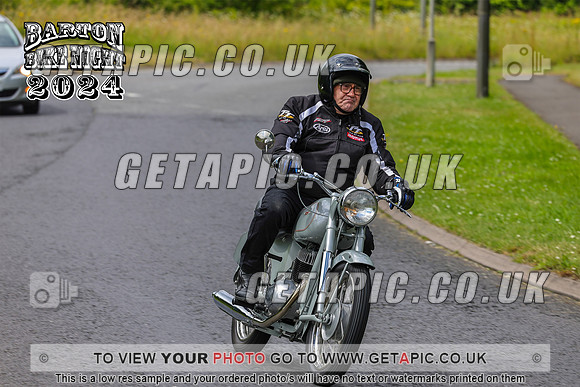 PR2407-002_LOGO_ON_PHOTO