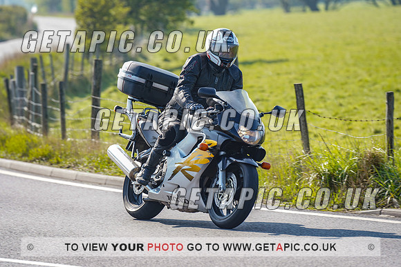 RS2204_2047