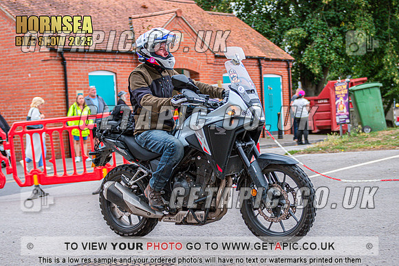 TW2508-0318_LOGO_ON_PHOTO