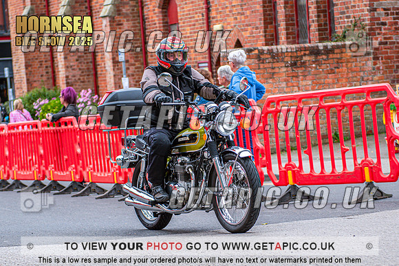 TW2508-0322_LOGO_ON_PHOTO