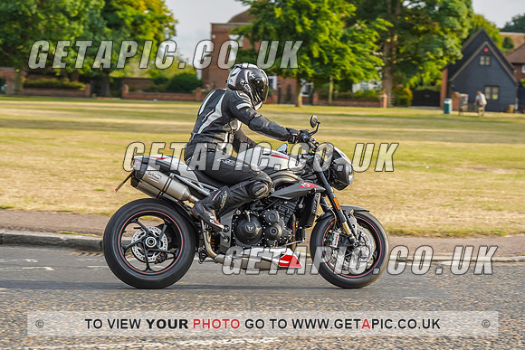 RS2207_8649