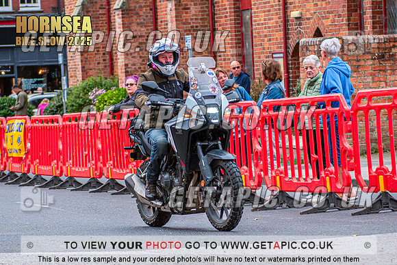 TW2508-0315_LOGO_ON_PHOTO