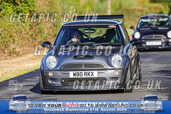 PR2508-28135_LOGO_ON_PHOTO