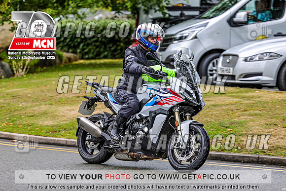 PR2509-01952_LOGO_ON_PHOTO