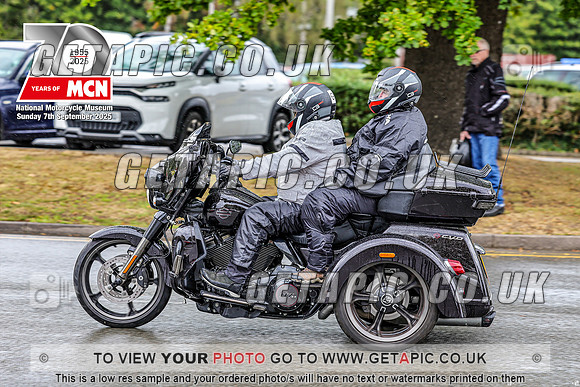 PR2509-01300_LOGO_ON_PHOTO