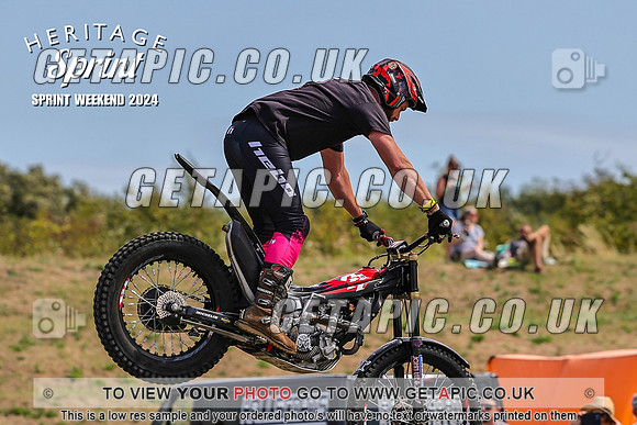 PR2408-01179-C_LOGO_ON_PHOTO