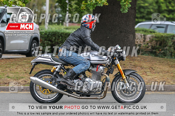 GP2509-020_LOGO_ON_PHOTO