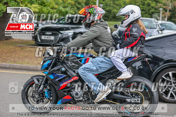 GP2509-051_LOGO_ON_PHOTO