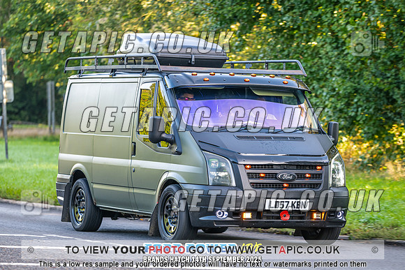 SJ2509-4002_LOGO_ON_PHOTO