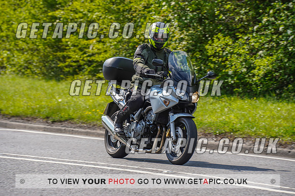 RS2204_12571