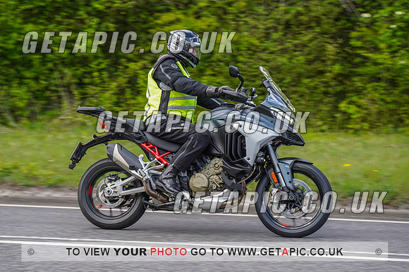 RS2204_12099