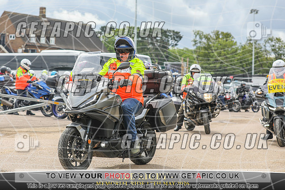 PP2605-2828_LOGO_ON_PHOTO