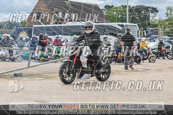 PP2605-2834_LOGO_ON_PHOTO