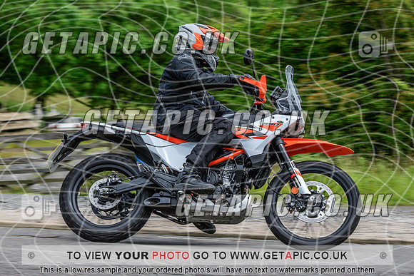 SP2606-695