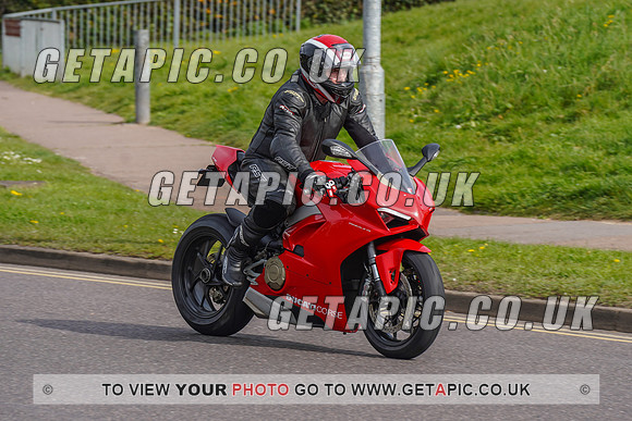 RS2204_3932