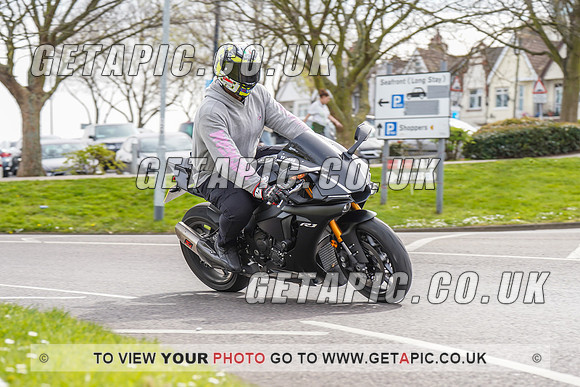 RS2204_10640