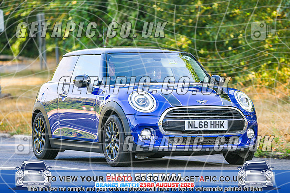SJ2608-1702_LOGO_ON_PHOTO