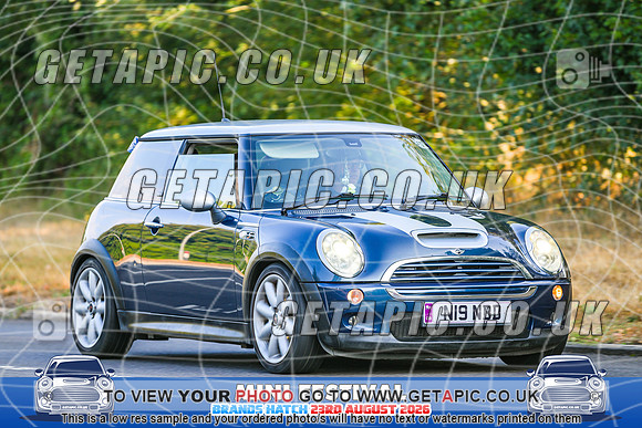 SJ2608-1709_LOGO_ON_PHOTO