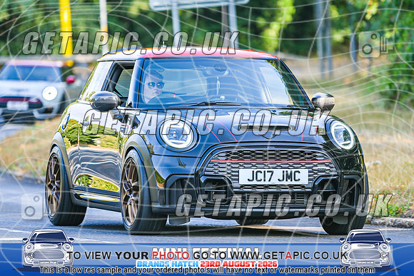 SJ2608-1741_LOGO_ON_PHOTO