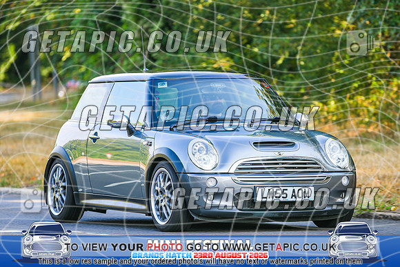 SJ2608-1804_LOGO_ON_PHOTO