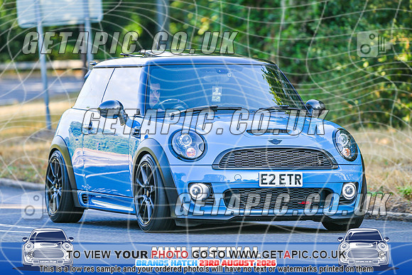 SJ2608-1841_LOGO_ON_PHOTO