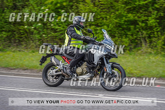 RS2204_12098