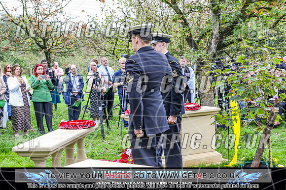 TW2609-2407_LOGO_ON_PHOTO
