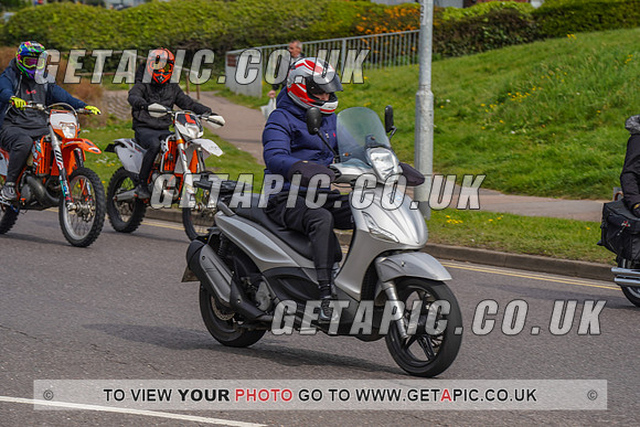 RS2204_4643