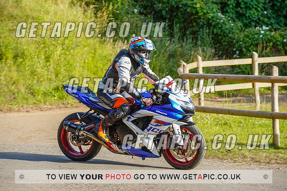 RS2207_2054