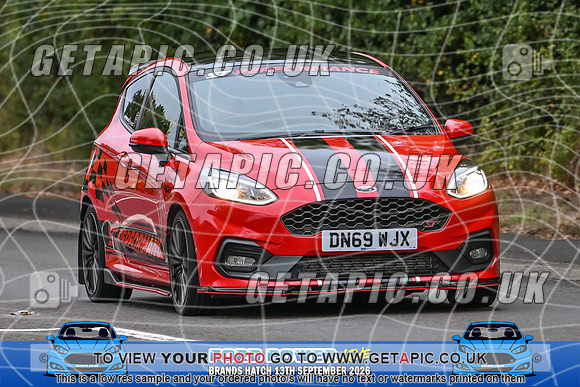 KS2609-0312_LOGO_ON_PHOTO