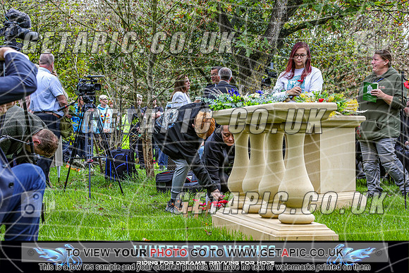 TW2609-2393_LOGO_ON_PHOTO