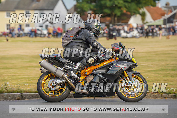 RS2207_7642