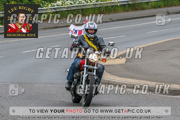 MWA2405-14-C_LOGO_ON_PHOTO