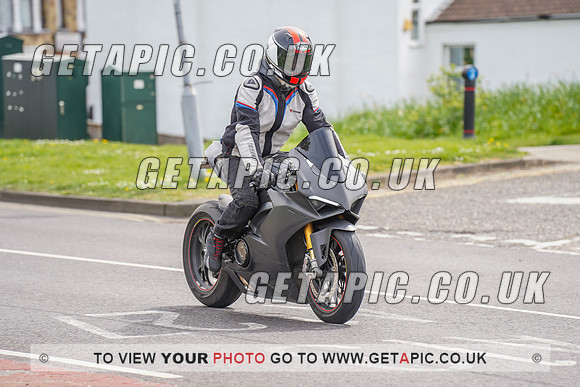 RS2204_7573