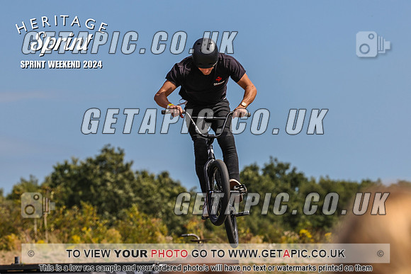 PR2408-01165-C_LOGO_ON_PHOTO