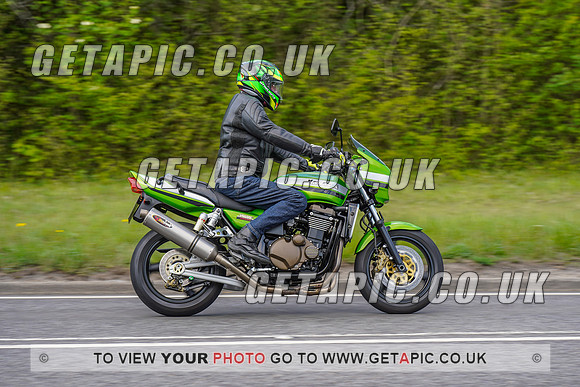 RS2204_12084