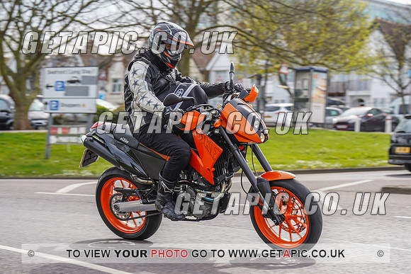 RS2204_10657