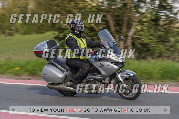 RS2104_1011