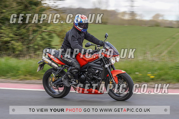 RS2104_1052