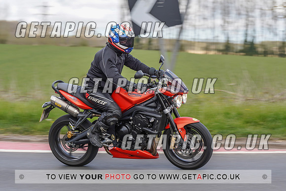 RS2104_1053