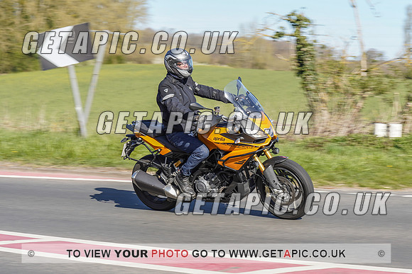 RS2104_1585