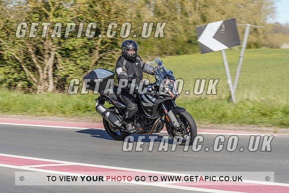 RS2104_1587