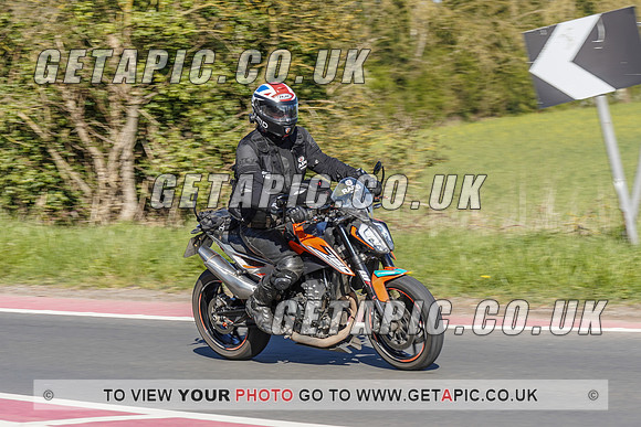 RS2104_1614