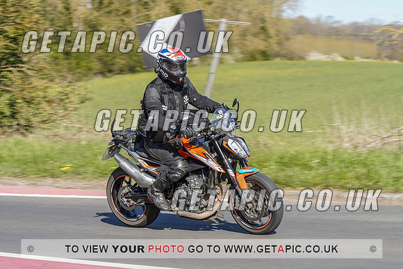 RS2104_1615